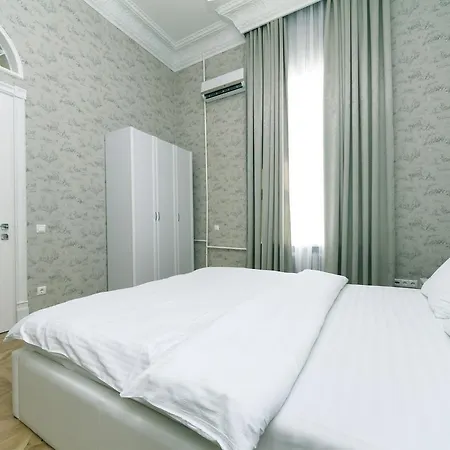 Vip Near Kreschatyk, 31а Pushkinska Street Daire