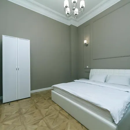 Vip Near Kreschatyk, 31а Pushkinska Street * Kiev