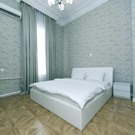 Vip Near Kreschatyk, 31а Pushkinska Street Daire