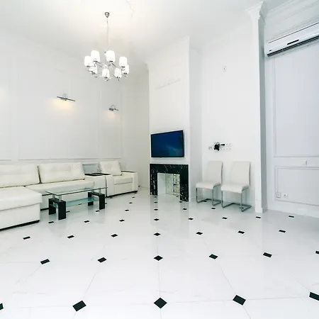 Vip Near Kreschatyk, 31а Pushkinska Street Daire